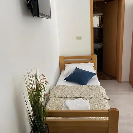 Bravo - 100 M From Beach Apartment