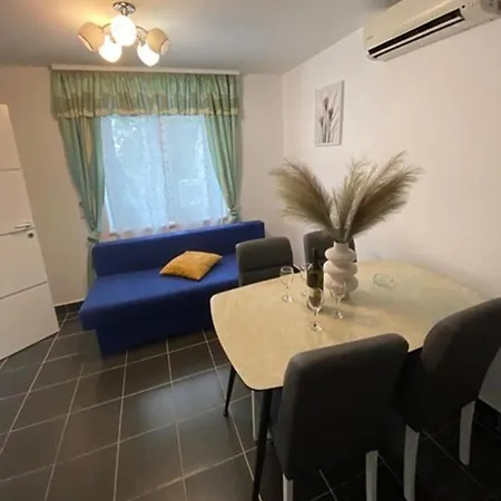 Apartament Bravo - 100 M From Beach