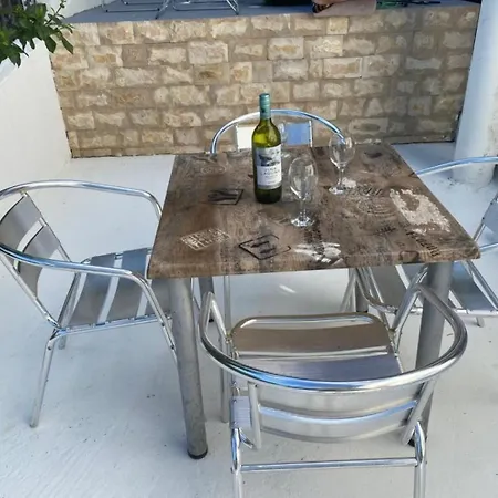 Apartment Bravo - 100 M From Beach