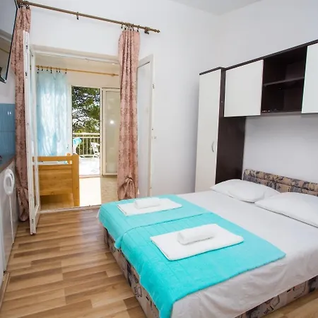 Apartment Bravo - 100 M From Beach